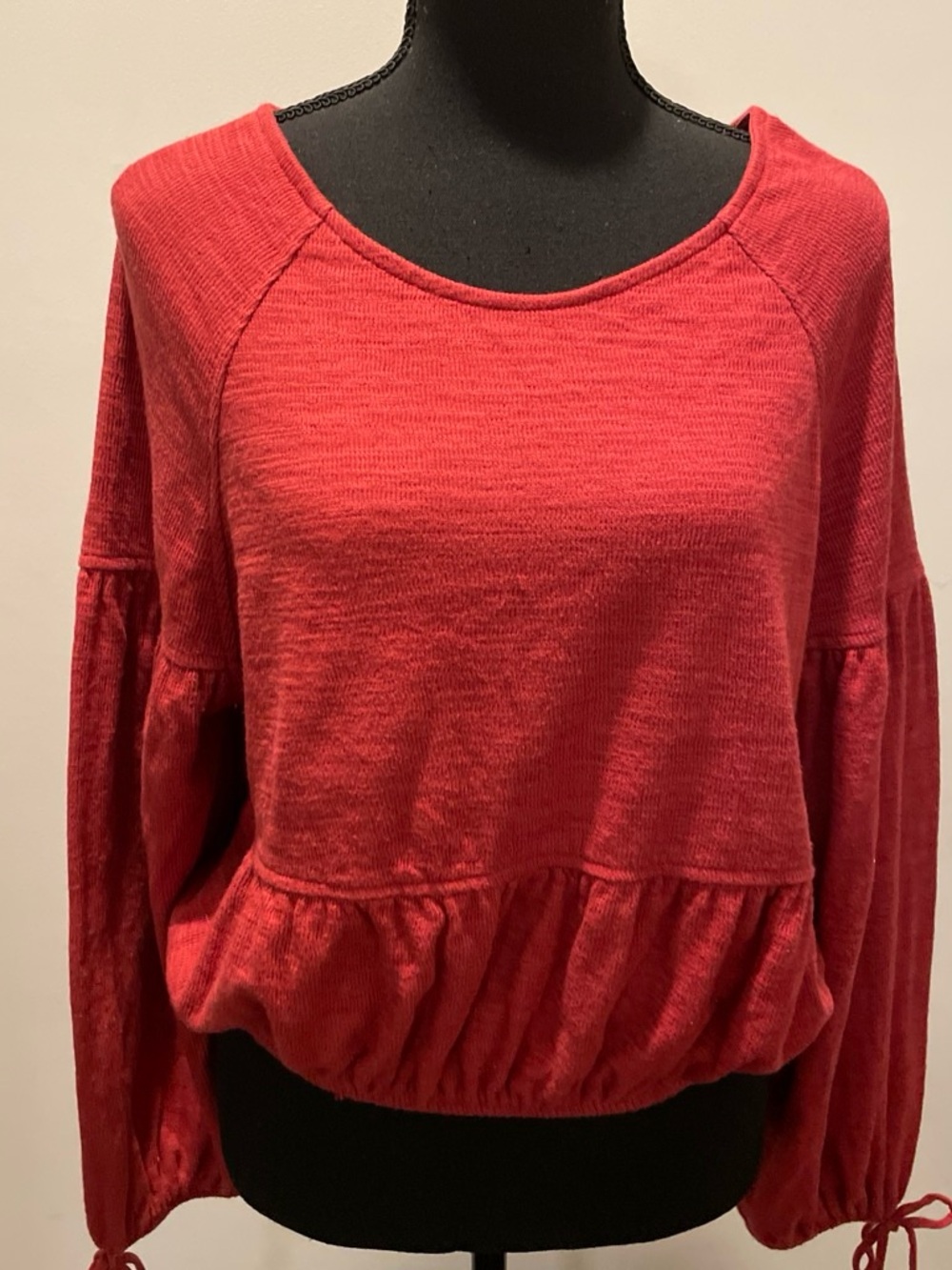 Aerie Endless Summer Cropped Sweatshirt Top Size SP Rust Red Knit Peplum Rave